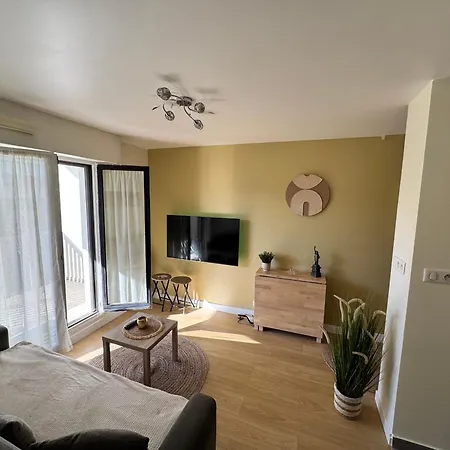 Lumineux 2 Pieces, A 2 Pas De La - Fr-1-712-9 *