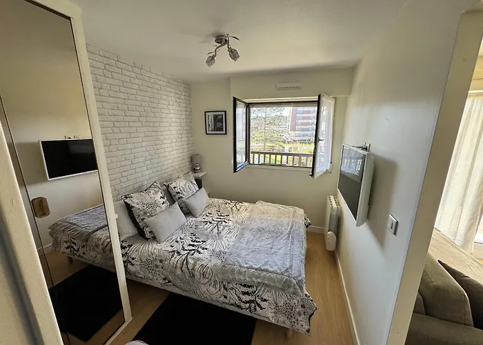 Apartment Lumineux 2 Pieces, A 2 Pas De La - Fr-1-712-9