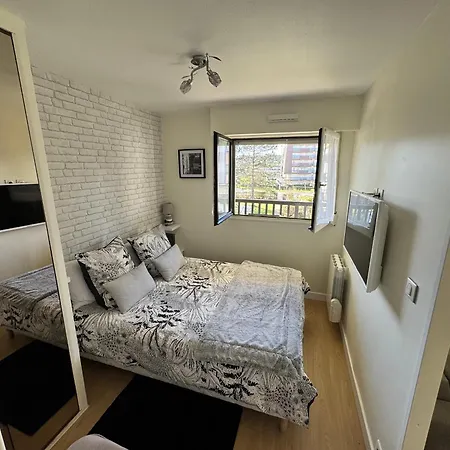 Apartment Lumineux 2 Pieces, A 2 Pas De La - Fr-1-712-9